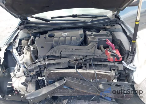 2011 Nissan Altima 2.5 S z USA, uszkodzony, nr VIN 1N4AL2AP2BC180527